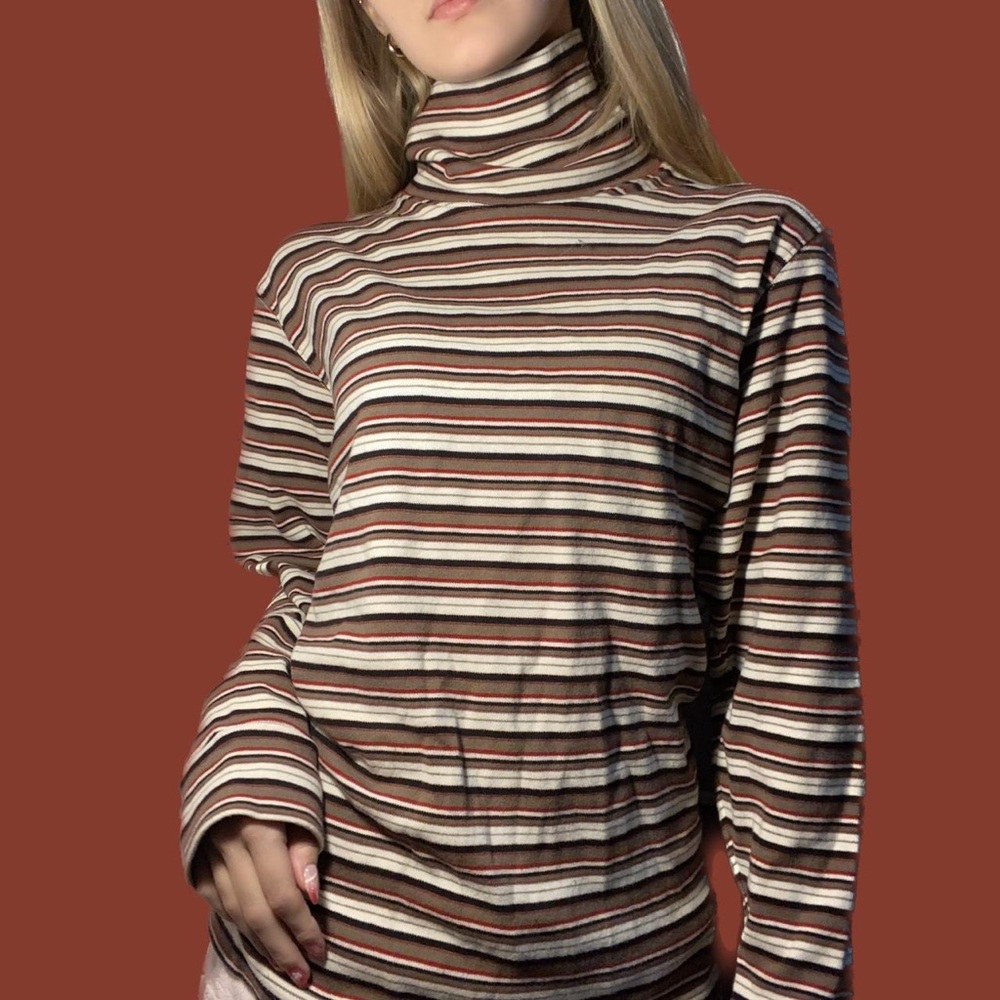 striped turtleneck
Tag says XL 
thick material 
No holes, rips, or stains